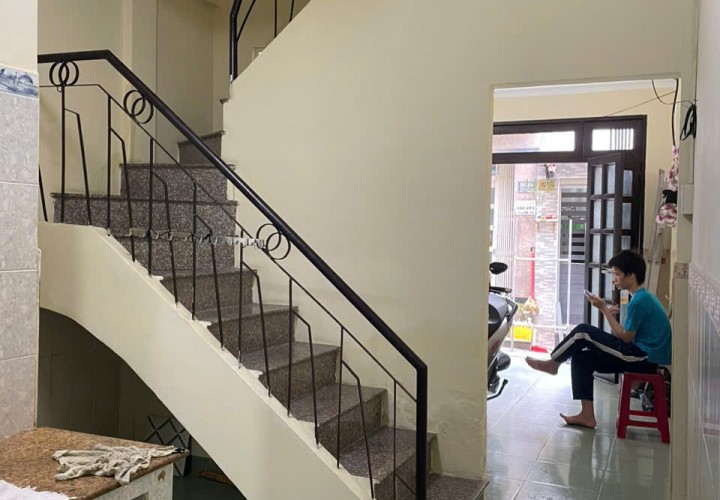 NHÀ VỊ TRÍ ĐẸP - CHÍNH CHỦ BÁN NHANH CĂN NHÀ Đường Cao Thắng, Phường 12, Quận 10, Tp Hồ Chí Minh.