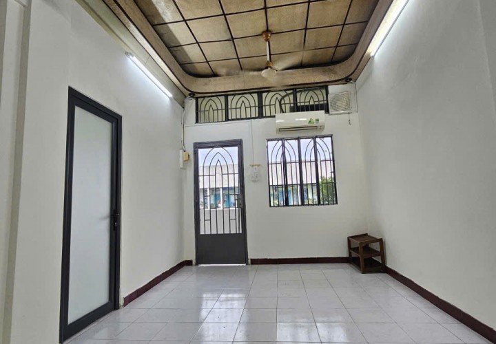 Cần bán căn hộ tại chung cư Chợ Quán, đường Trần Bình Trọng, P1, Quận 5, TP. Hồ Chí Minh.