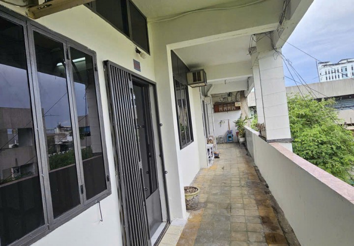 Cần bán căn hộ tại chung cư Chợ Quán, đường Trần Bình Trọng, P1, Quận 5, TP. Hồ Chí Minh.