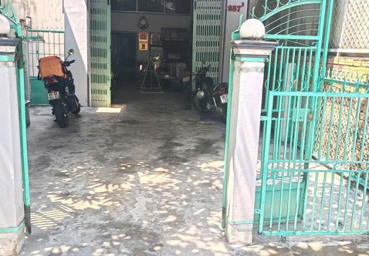 HOT HOT – CHÍNH CHỦ CẦN BÁN NHÀ VỊ TRÍ ĐẮC ĐỊA GẦN CHỢ , Phường 8, Thành phố Cà Mau,