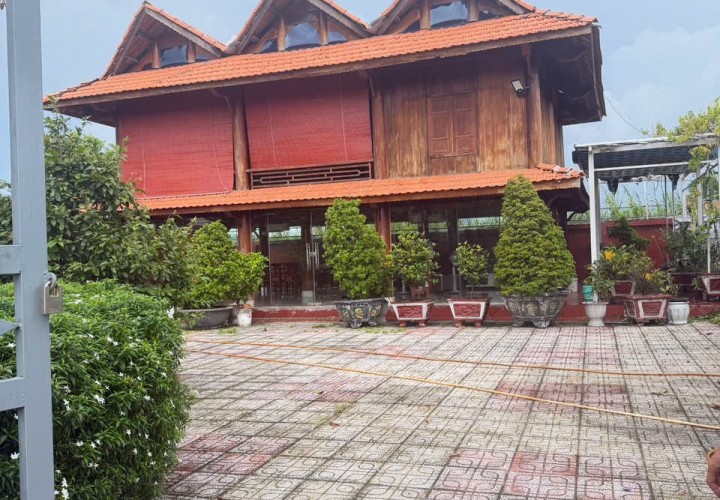 NHÀ ĐẸP–GIÁ TỐT–CHÍNH CHỦ Cần Bán Nhanh Căn Nhà Gỗ Xã Mỹ Lộc, Huyện Cần Giuộc, Long An.