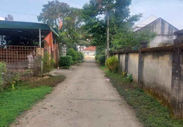CHÍNH CHỦ BÁN NHANH ĐẤT TẶNG KÈM NHÀ MÁI BẰNG SAU LƯNG UBND Xã Cát Tiên, Lâm Đồng mới