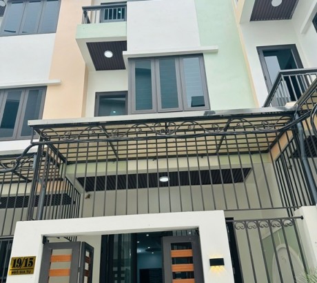 VỊ TRÍ ĐẸP - GIÁ TỐT - Chính Chủ BÁN NHÀ 3 TẦNG THIẾT KẾ HIỆN ĐẠI Đường Ngô Gia Tự, TP Nam Định