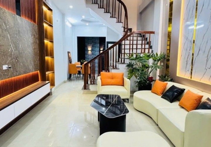 VỊ TRÍ ĐẸP - GIÁ TỐT - Chính Chủ BÁN NHÀ 3 TẦNG THIẾT KẾ HIỆN ĐẠI  Đường Ngô Gia Tự, TP Nam Định