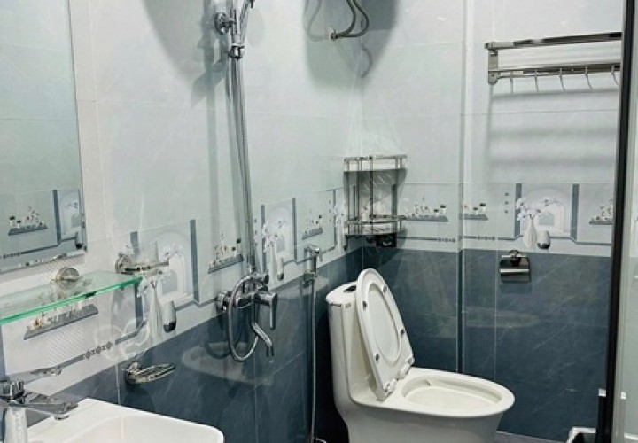 VỊ TRÍ ĐẸP - GIÁ TỐT - Chính Chủ BÁN NHÀ 3 TẦNG THIẾT KẾ HIỆN ĐẠI  Đường Ngô Gia Tự, TP Nam Định