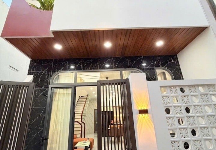 Hót Hót – CẦN BÁN GẤP NHÀ 2 TẦNG MỚI XÂY, SÁT BIỂN Đường DŨNG SĨ THANH KHÊ ĐÀ NẴNG