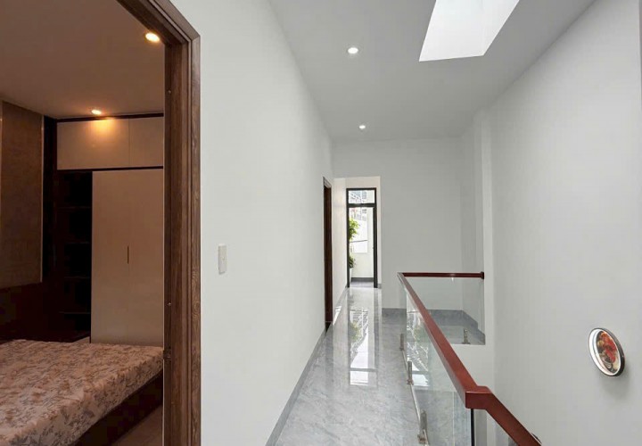 Hót Hót – CẦN BÁN GẤP NHÀ 2 TẦNG MỚI XÂY, SÁT BIỂN Đường DŨNG SĨ THANH KHÊ ĐÀ NẴNG