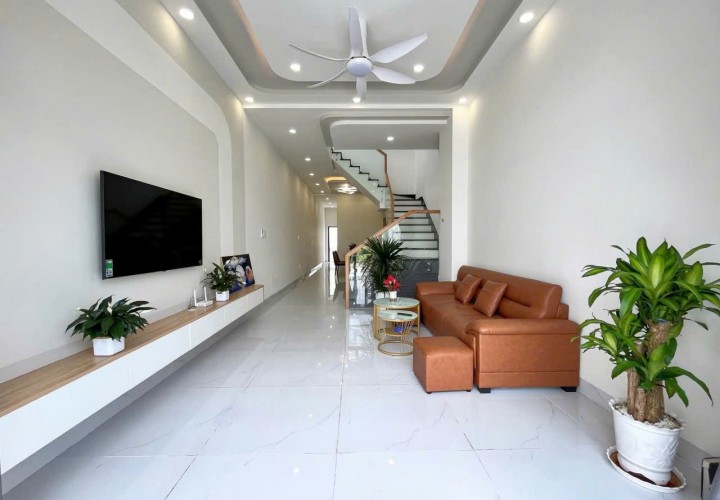 GIẢM SỐC 350 TRIỆU - CHÍNH CHỦ CẦN BÁN NHÀ MỚI XÂY TẠI Xã MỸ HẠNH NAM, ĐỨC HÒA, LONG AN