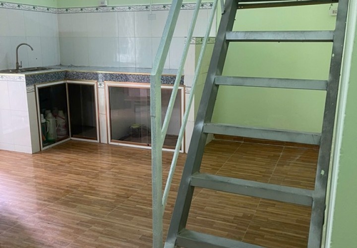 VỊ TRÍ ĐẸP - GIÁ TỐT - Chính Chủ Bán Nhà Đối Diện cổng Bệnh Viện Đầm Dơi, Cà Mau