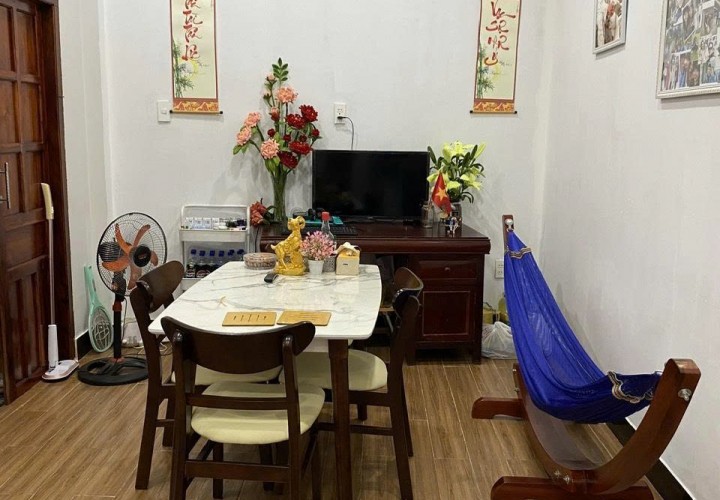 CHÍNH CHỦ CẦN BÁN Nhà Nhỏ Đúc BTCT Kiên Cố 3 tầng , DTSS 72m2 , Sổ hồng đầy đủ , Nhỉnh 1 tỷ .