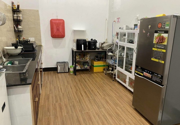 NHÀ MỚI XÂY (Phường Phú Hài, Thành phố Phan Thiết )CẦN CHUYỂN CÔNG TÁC NÊN BÁN GẤP LẠI CHO AI CẦN