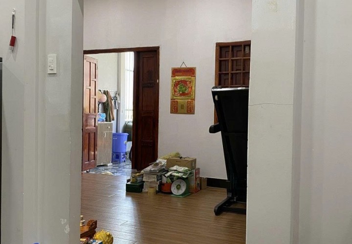 NHÀ MỚI XÂY (Phường Phú Hài, Thành phố Phan Thiết )CẦN CHUYỂN CÔNG TÁC NÊN BÁN GẤP LẠI CHO AI CẦN