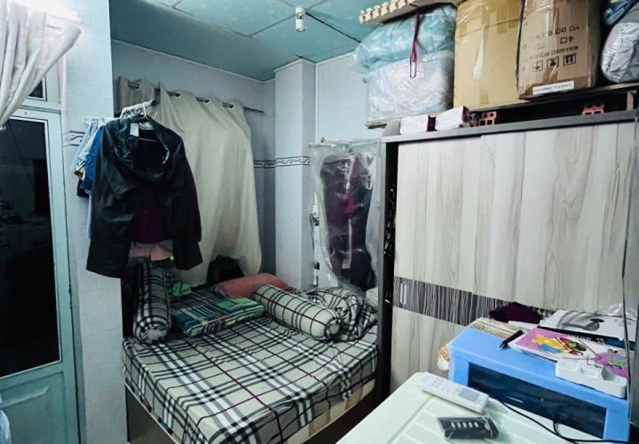 CHÍNH CHỦ CẦN BÁN Nhà Nhỏ Đúc BTCT Kiên Cố 3 tầng , DTSS 72m2 , Sổ hồng đầy đủ , Nhỉnh 1 tỷ .