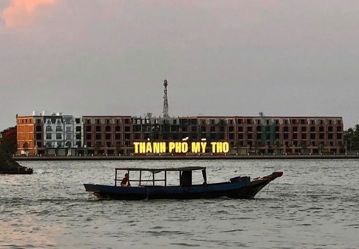 NHÀ PHỐ THƯƠNG MẠI – GIÁ TỐT  – CHÍNH CHỦ CẦN BÁN TẠI đường Bờ Kè Hoàng Sa, Mỹ Tho