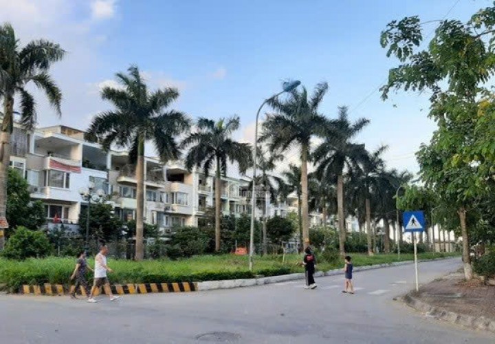 HOT CĂN HỘ VIEW ĐẸP- GIÁ TỐT Chính chủ cần bán nhanh căn 2 ngủ tầng trung, Tòa CT2B KĐTTân Tây Đô, HN