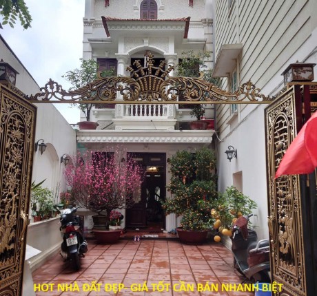 HOT NHÀ ĐẤT ĐẸP- GIÁ TỐT CẦN BÁN NHANH BIỆT THỤ SÂN VƯỜN khu phố ẩm thực Đảo Ngọc Ngũ Xá P.Trúc Bạch