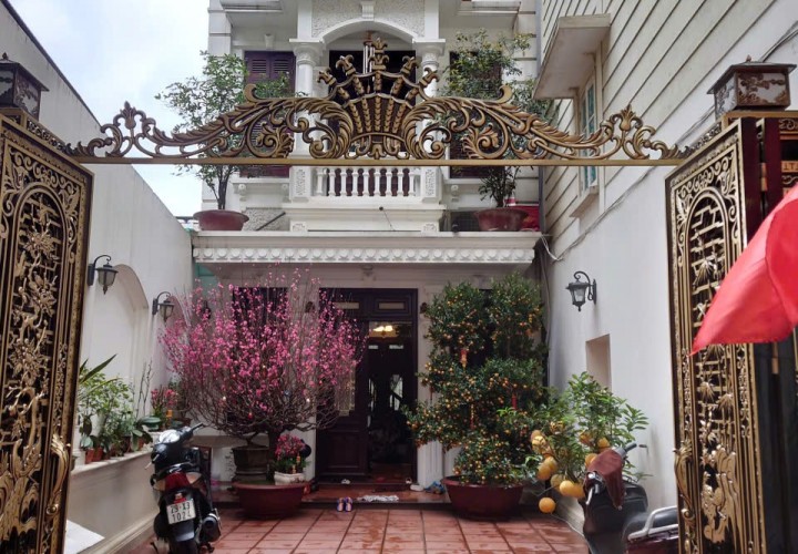 HOT NHÀ ĐẤT ĐẸP- GIÁ TỐT CẦN BÁN NHANH BIỆT THỤ SÂN VƯỜN khu phố ẩm thực Đảo Ngọc Ngũ Xá P.Trúc Bạch