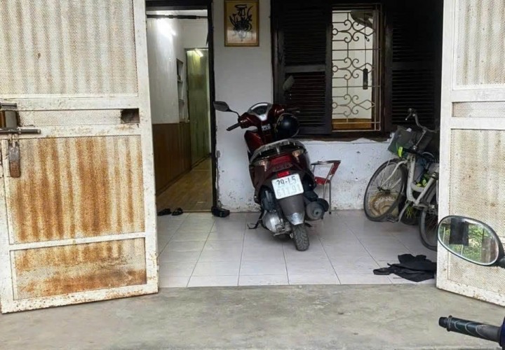 GIÁ TỐT - CHÍNH CHỦ -  CẦN BÁN GẤP  NHÀ TẬP THỂ XÂY LẮP HÓA CHẤT Vị Trí Tại Quận Bắc Từ Liêm, HN