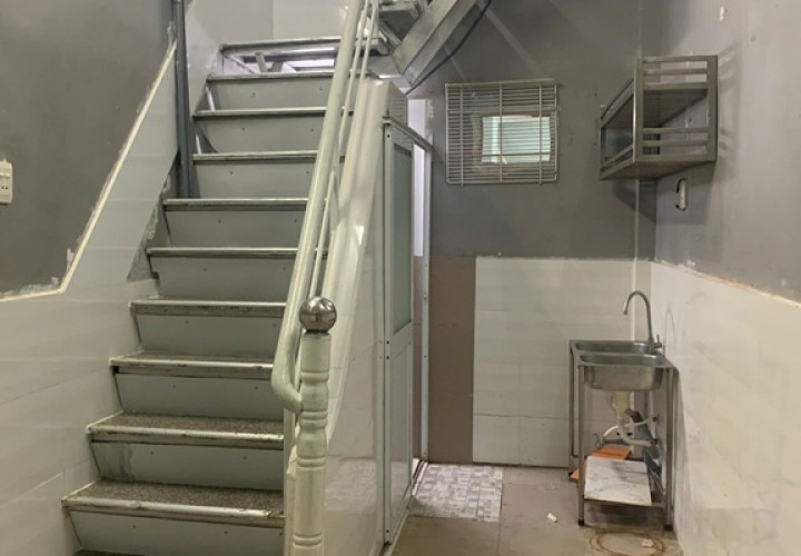 GIÁ TỐT - CHÍNH CHỦ Cần Bán Nhanh Căn Nhà Nhỏ 12m2  Sát Bờ Kè Hoàng Sa Vị Trí Tại Quận 3, TP HCM