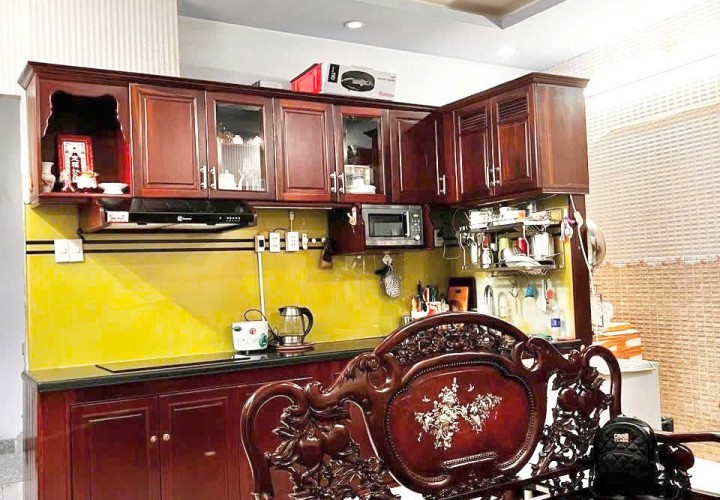 NHÀ ĐẸP- GIÁ TỐT CẦN BÁN NHANH căn nhà mặt tiền tại quận 5 TPHCM