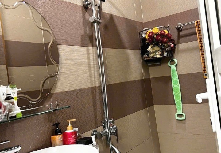 NHÀ ĐẸP- GIÁ TỐT CẦN BÁN NHANH căn nhà mặt tiền tại quận 5 TPHCM