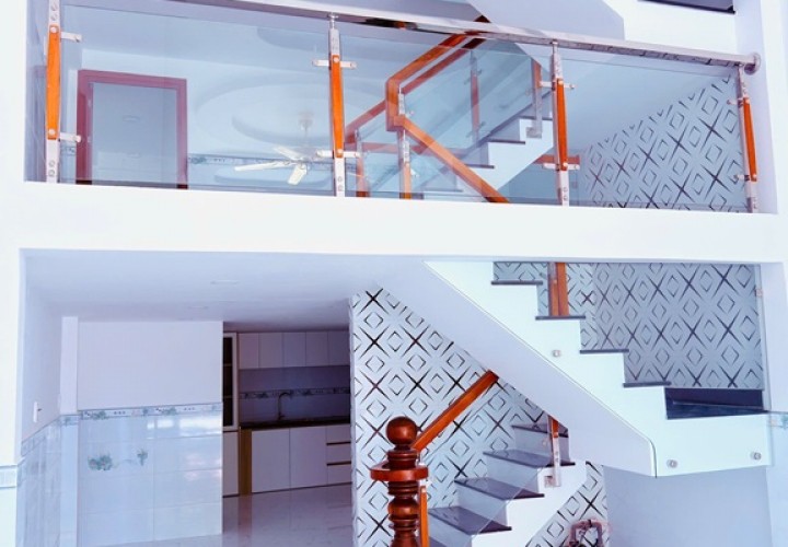 NHÀ ĐẸP – GIÁ TỐT  - CẦN BÁN CĂN NHÀ  VỊ TRÍ ĐẸP  TẠI đường Phạm Thế Hiển,  P.6, Q. 8, TP.HCM