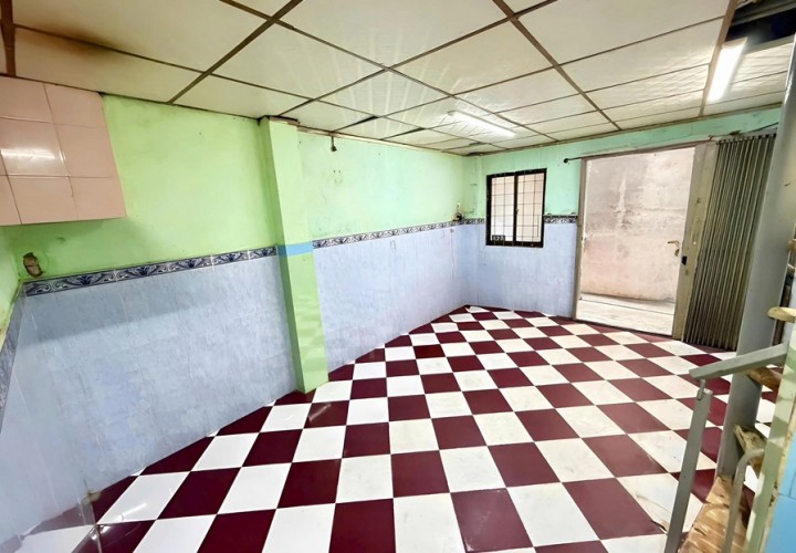 NHÀ ĐẸP- GIÁ TỐT CẦN BÁN NHANH NHÀ 2 TẦNG hẻm Lê Đại Hành, quận 11, TPHCM