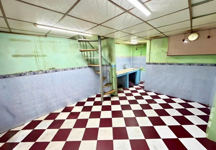 NHÀ ĐẸP- GIÁ TỐT CẦN BÁN NHANH NHÀ 2 TẦNG hẻm Lê Đại Hành, quận 11, TPHCM