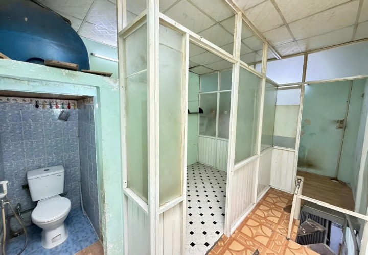 NHÀ ĐẸP- GIÁ TỐT CẦN BÁN NHANH NHÀ 2 TẦNG hẻm Lê Đại Hành, quận 11, TPHCM