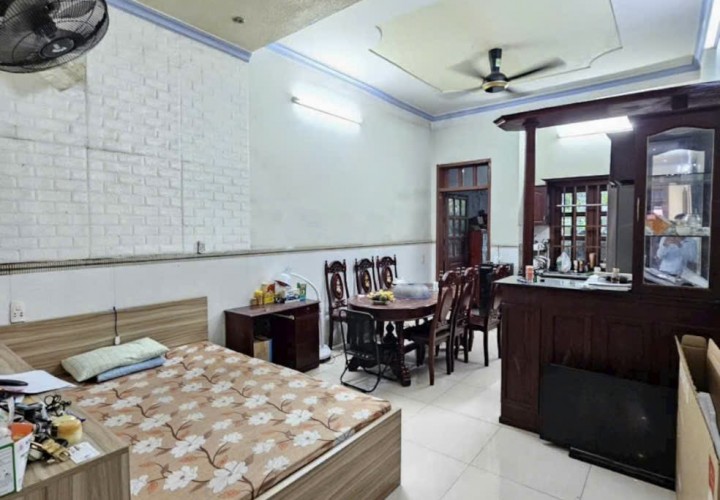 NHÀ ĐẸP - MẶT TIỀN - Cần Bán Nhanh NHÀ VỊ TRÍ ĐẮC ĐỊA KP Thống Nhất Phường Dĩ An, Bình Dương