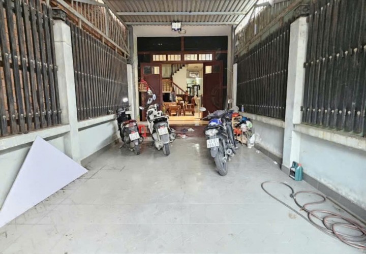 NHÀ ĐẸP - MẶT TIỀN - Cần Bán Nhanh NHÀ VỊ TRÍ ĐẮC ĐỊA KP Thống Nhất Phường Dĩ An, Bình Dương