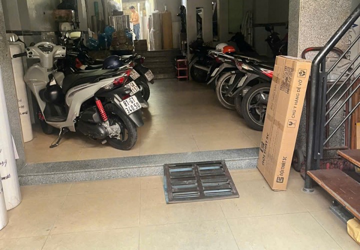 CHÍNH CHỦ Định Cư Nước Ngoài Cần Bán Căn Nhà Tại Đường Cách Mạng T8, Phường 11, Quận 3, HCM