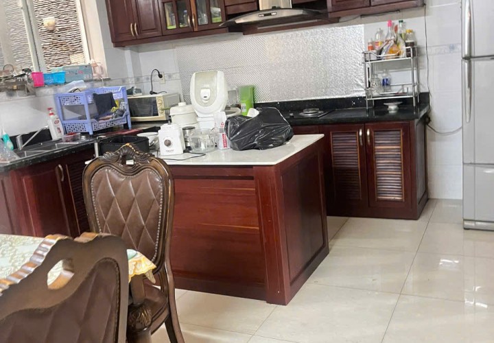 CHÍNH CHỦ Định Cư Nước Ngoài Cần Bán Căn Nhà Tại Đường Cách Mạng T8, Phường 11, Quận 3, HCM