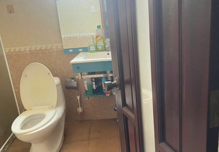 CHÍNH CHỦ Định Cư Nước Ngoài Cần Bán Căn Nhà Tại Đường Cách Mạng T8, Phường 11, Quận 3, HCM