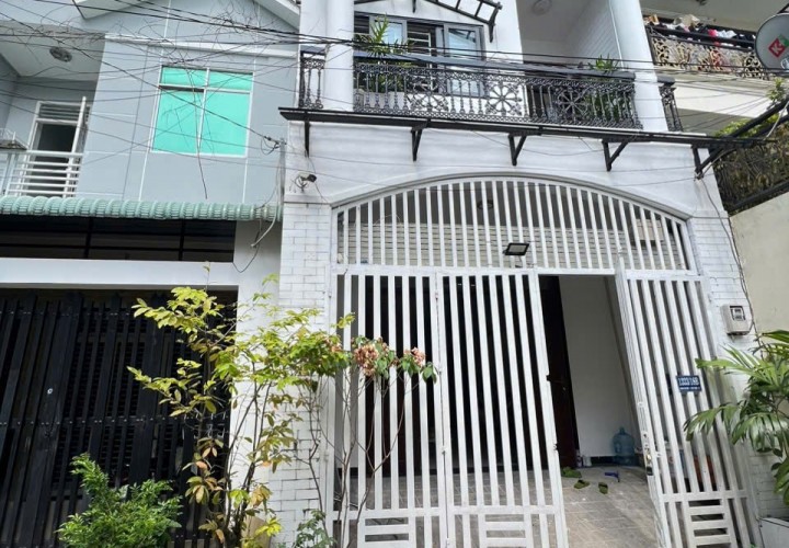 NHÀ ĐẸP – GIÁ TỐT – CHÍNH CHỦ CẦN BÁN Căn Nhà Nằm Kế Bên Khu Lacasa tại Phường Phú Thuận, Quận 7