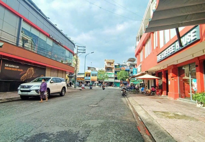 HOT HOT - CẦN BÁN CĂN NHÀ  VỊ TRÍ ĐẮC ĐỊA HẺM LÊ QUANG SUNG Phường 6, Quận 6, HCM