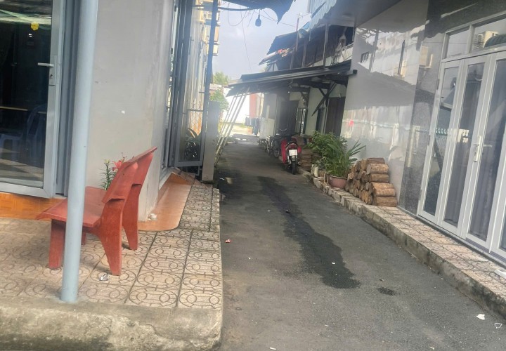 ĐẤT ĐẸP – BÁN THU HỒI VỐN – CHÍNH CHỦ CẦN BÁN Đất Tặng Nhà Cấp 4 Tại  Ấp Thới Thuận A