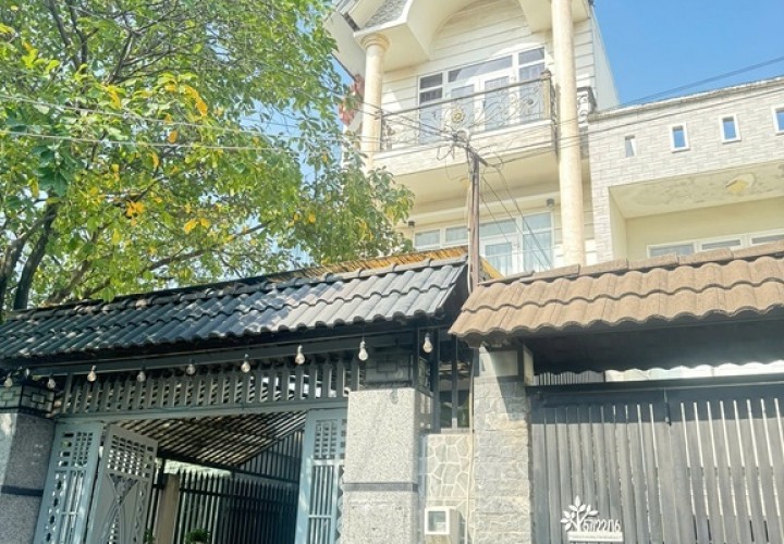 NHÀ ĐẸP- GIÁ TỐT CHÍNH CHỦ CẦN BÁN NHANH CĂN NHÀ vị trí đẹp tại quận 12, TPHCM