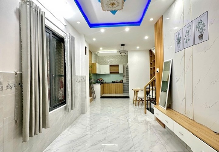 NHÀ ĐẸP- GIÁ TỐT CẦN BÁN NHANH CĂN NHÀ vị trí trung tâm quận Hải Châu, tp Đà Nẵng